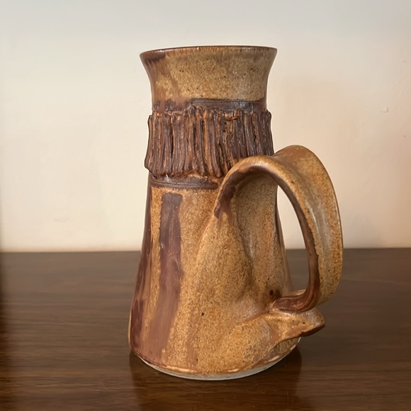 Vintage handmade pottery pitcher signed - Picture 2 of 10